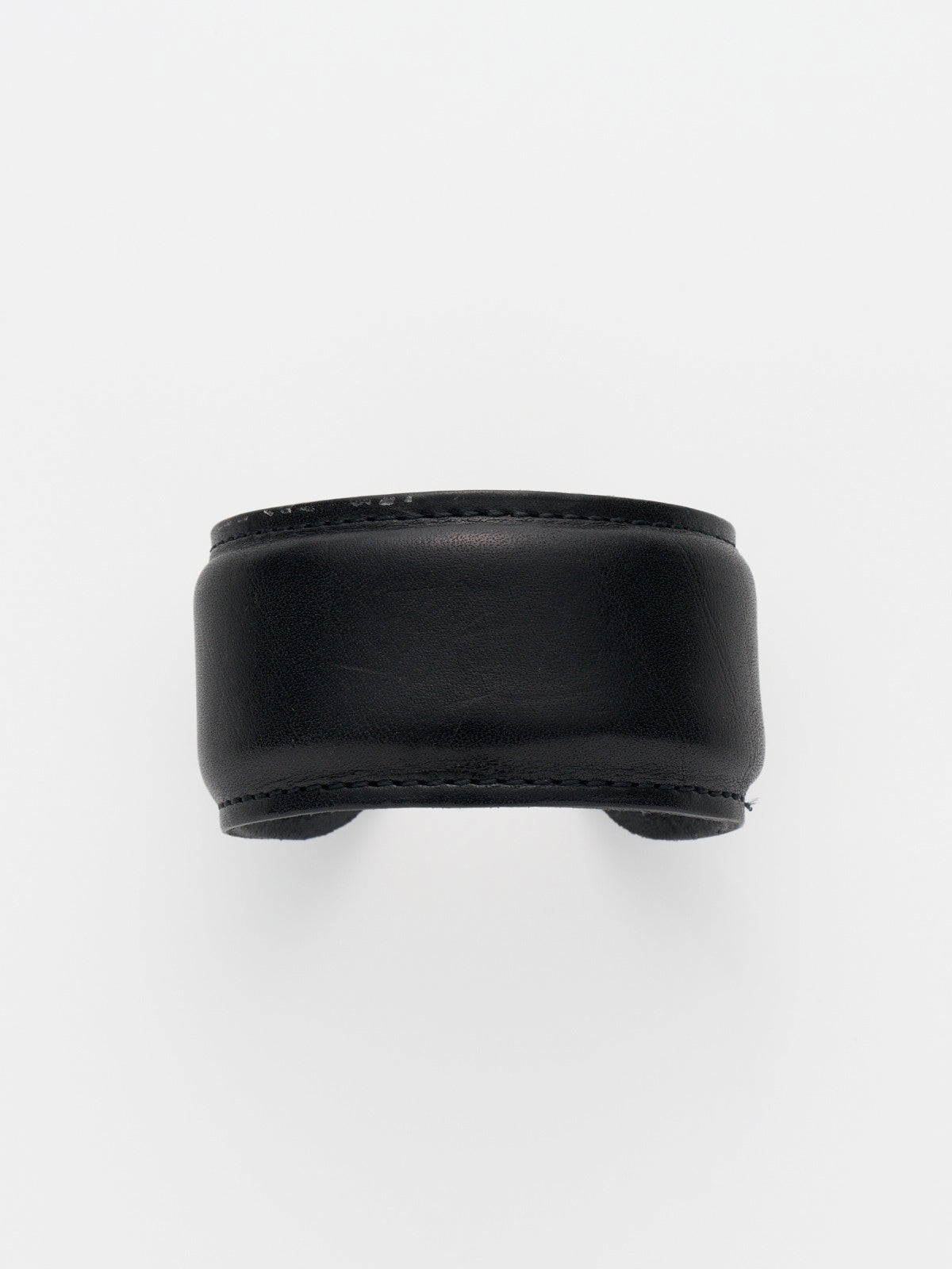 560230 lether cuff banngle