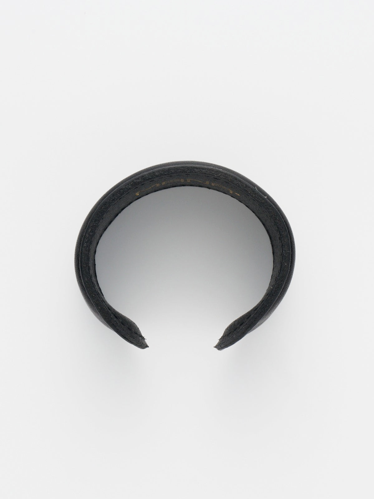 560230 lether cuff banngle