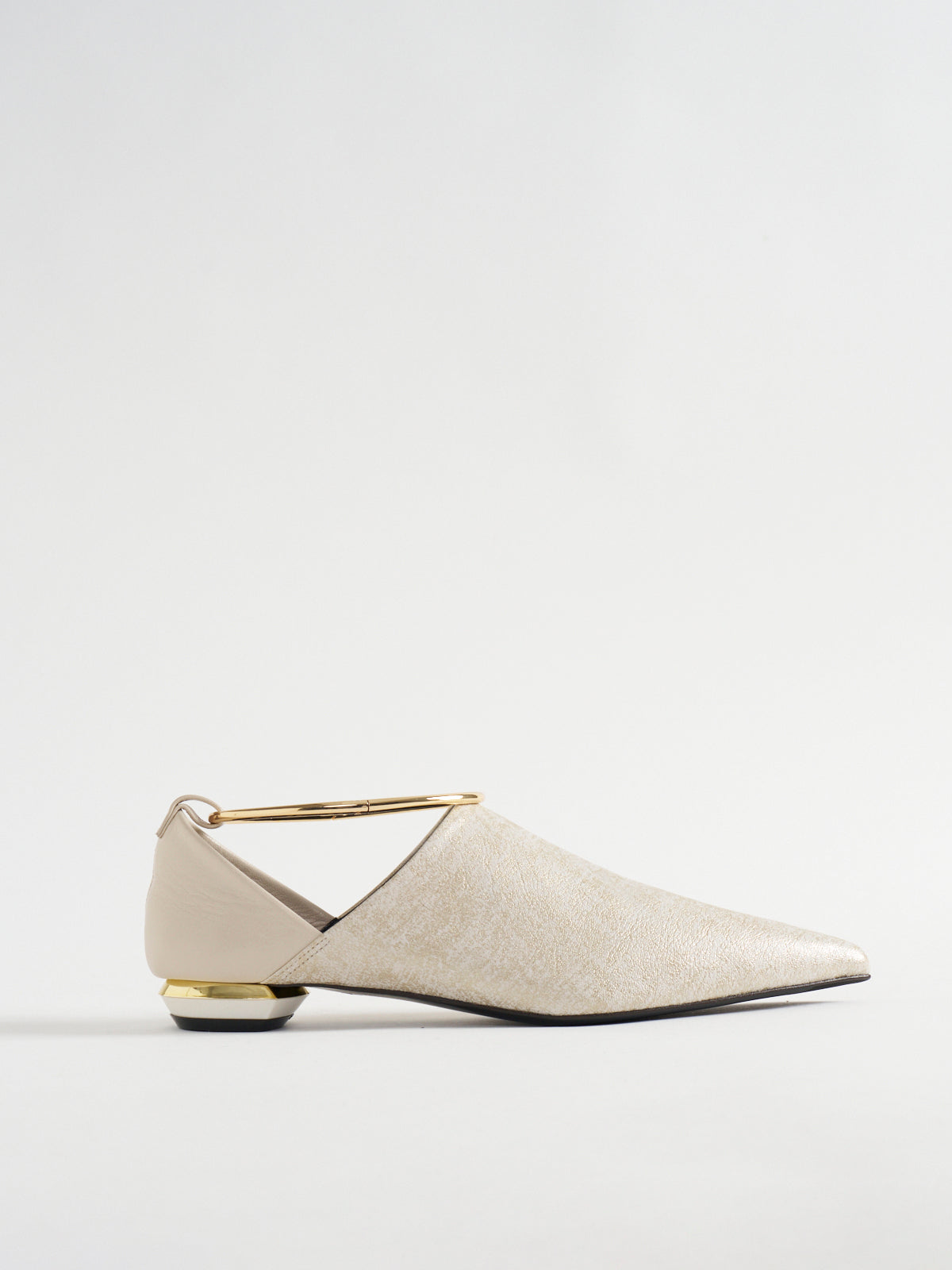 561001 アンクルリングパンプス