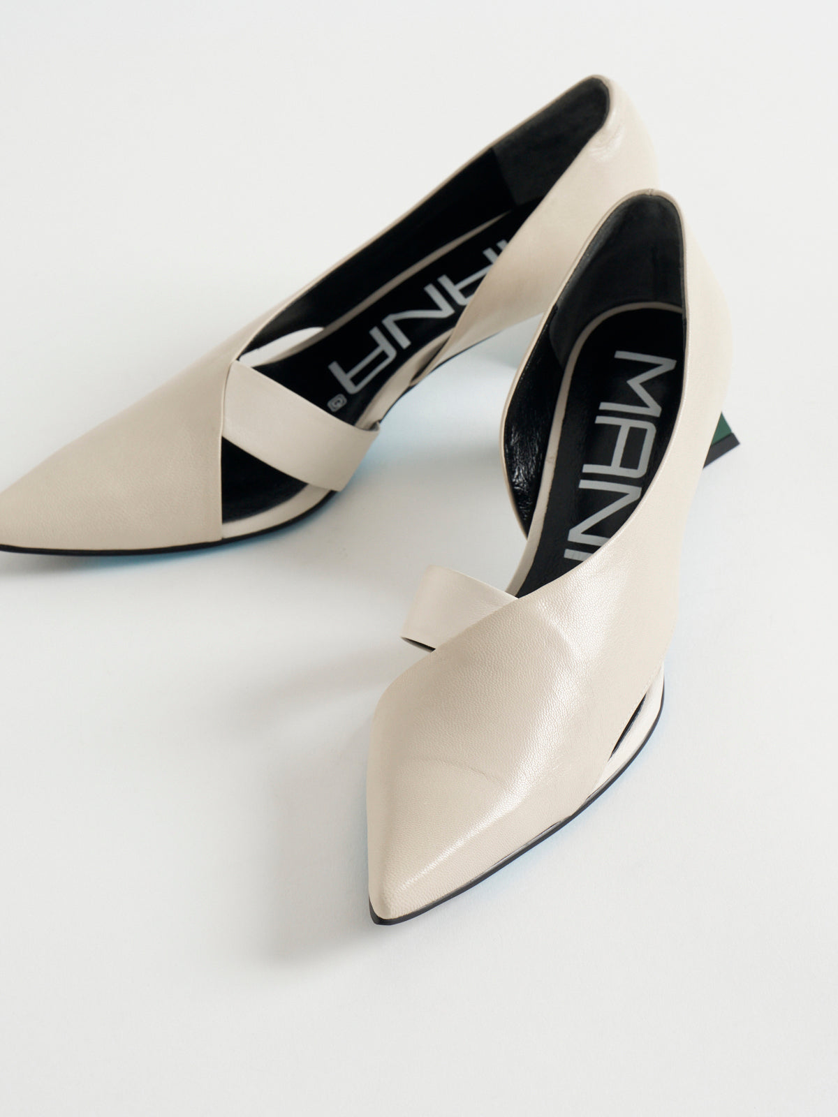 561005 アシメラインパンプス