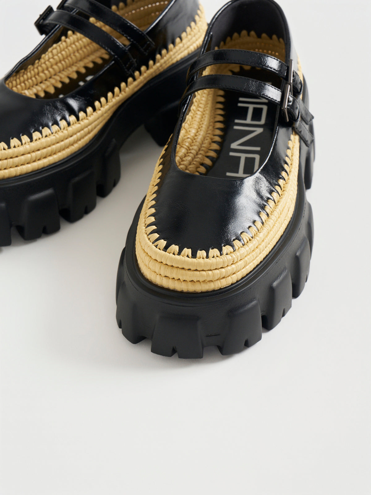 561011 エアリーソールジュートメリージェーンシューズ