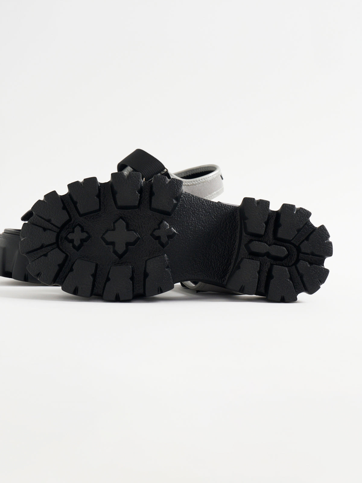 562195 エアリーソールスポーツサンダル