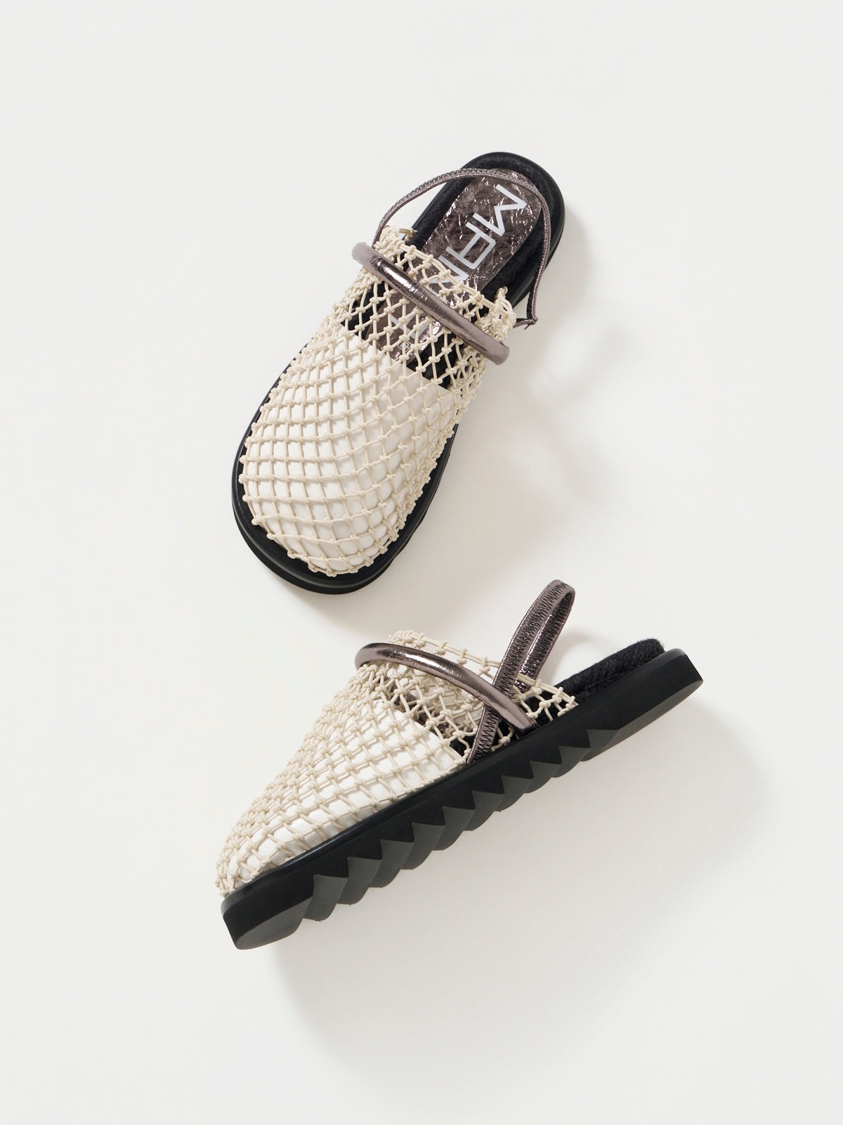 563004 メッシュバックベルトシューズ