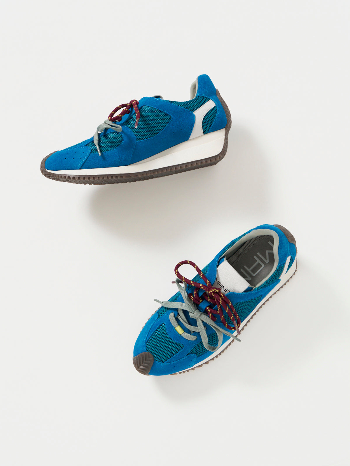 566000 ダブルシューレーススニーカー