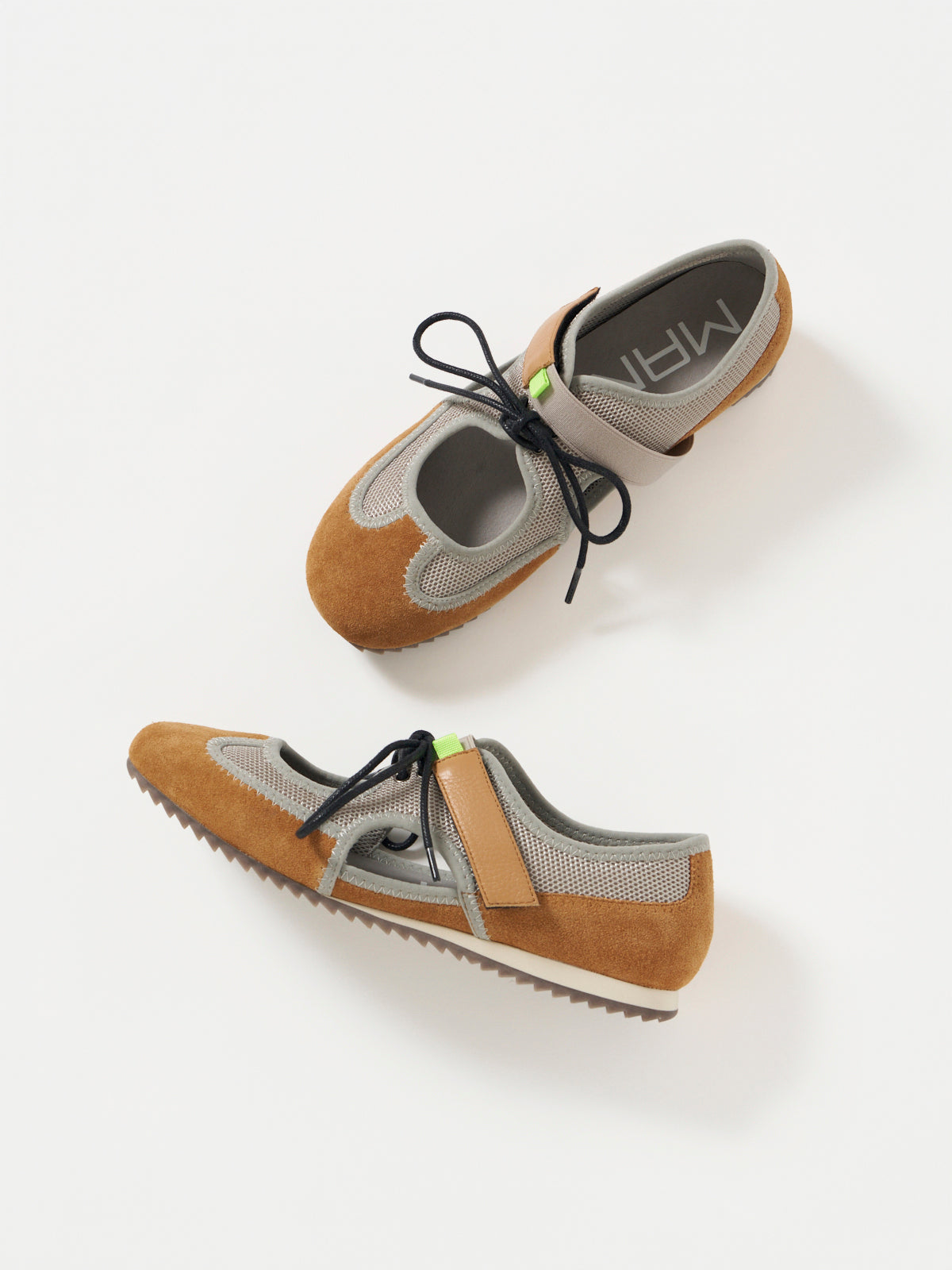 566003 マルチマテリアルローテクスニーカー