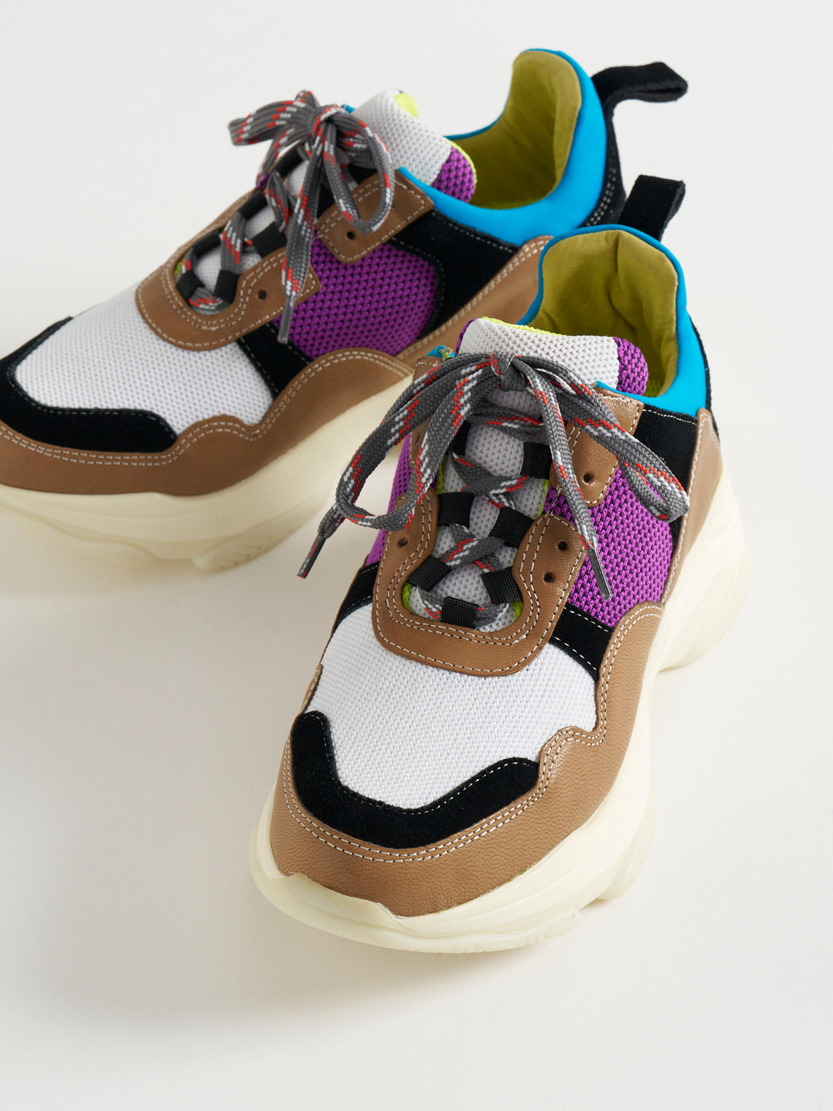 596052 ダッド・スニーカー