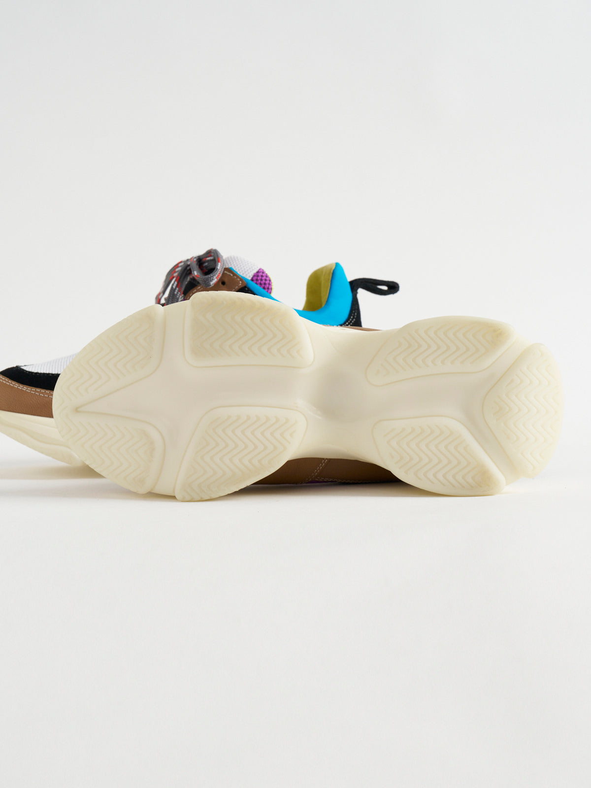 596052 ダッド・スニーカー