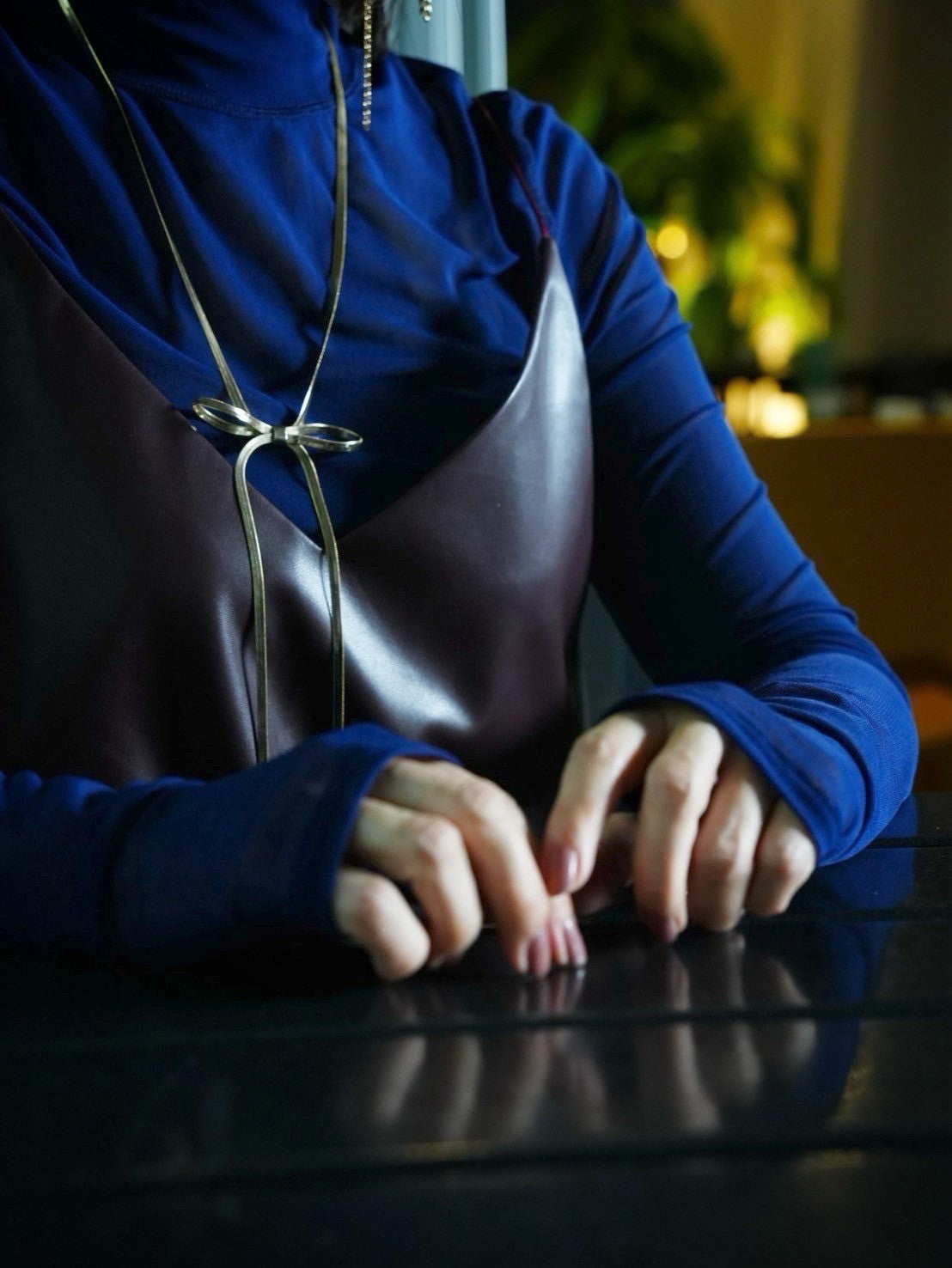 550206 metal ribbon necklace