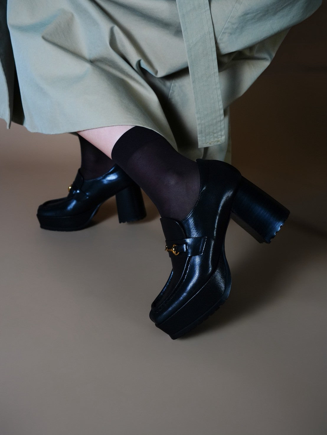 551207 Volume sole bit loafers