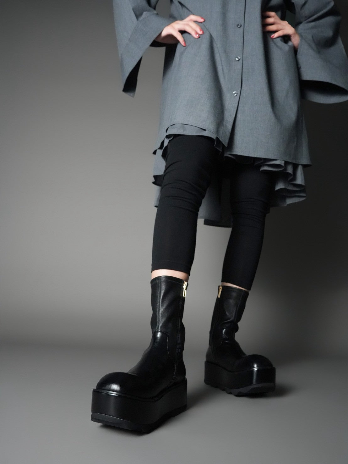 557098 Wide volume stretch boots