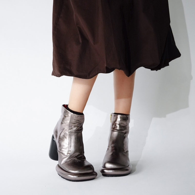 537070 チューブストームブーツ – MANA