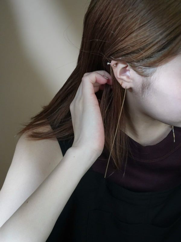 550285 Skin long earrings