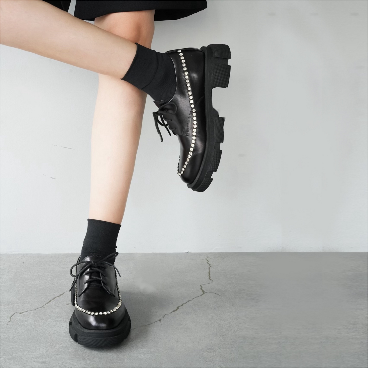 マナレースアップスタッズラインストーンビジューシューズブラック 37 マナレースアップスタッズラインストーンビジューシューズブラック 37