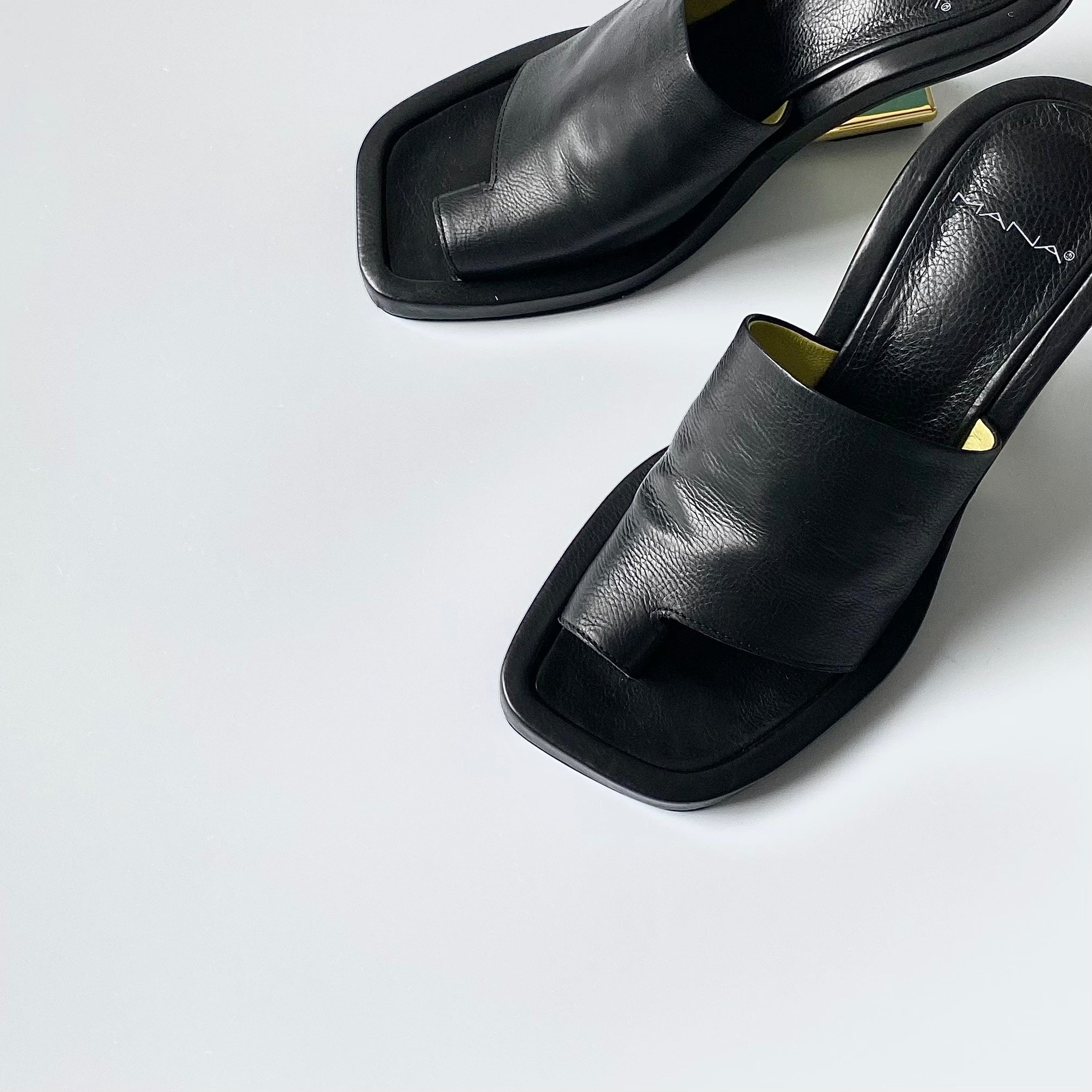 532157 Square Tongue Mules